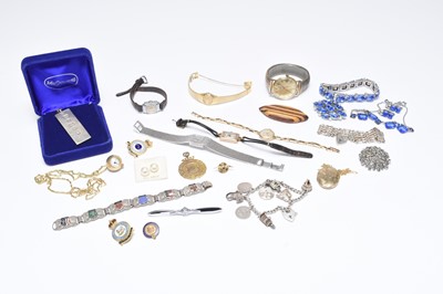 Lot 329 - Two 9ct gold wristwatches and a collection of jewellery