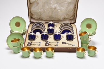 Lot 98 - Copelands China cased coffee service with ten Coalport cups and saucers, early 20th century