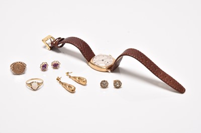 Lot 215 - A small collection of jewellery