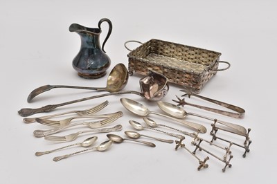 Lot 76 - A collection of silver plated wares