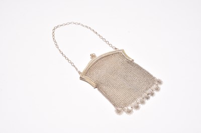 Lot 10 - A mesh purse
