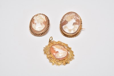 Lot 363 - Three pieces of shell cameo jewellery