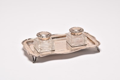 Lot 189 - A presentation silver ink stand