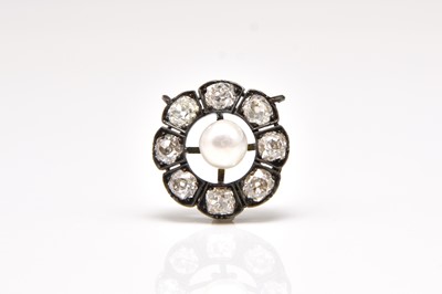 Lot 271 - A diamond and untested pearl pendant
