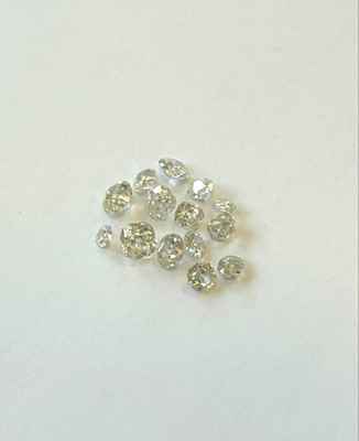 Lot 87 - A collection of loose stones