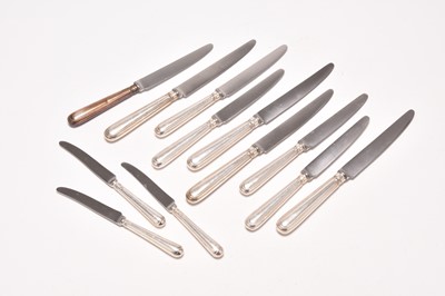 Lot 211 - A collection of silver handled knives