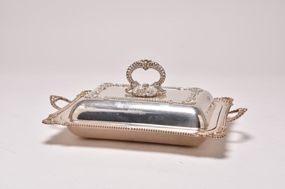 Lot 186 - A silver entree dish and cover
