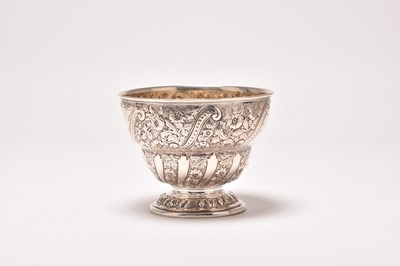 Lot 8 - An early 20th century pedestal silver bowl