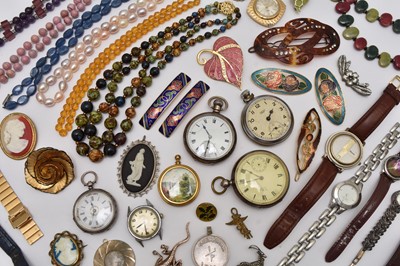Lot 142 - A large collection of costume jewellery