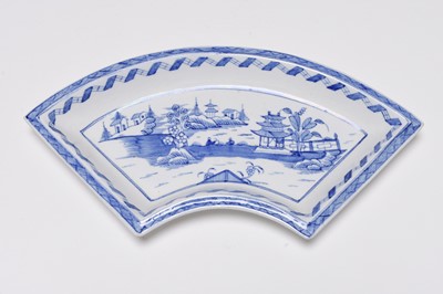 Lot 23 - A pair of late Caughley fan-shaped 'Contemplation' quadrant dishes, circa 1795