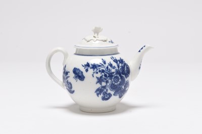 Lot 24 - A Caughley teapot, a cream jug and a saucer dish, late 18th century