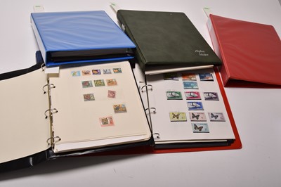 Lot 247 - Large collection of African countries in albums