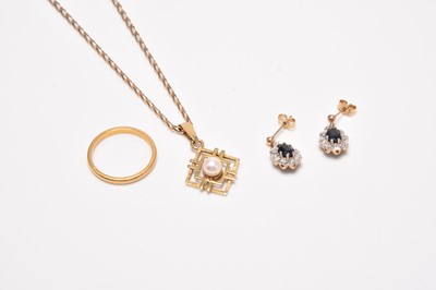 Lot 109 - A ring, a pair of earrings and a pendant