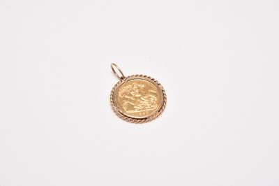 Lot 80 - A half sovereign set pendant