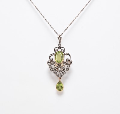 Lot 299 - A late 19th / early 20th century peridot and rose cut diamond brooch/pendant