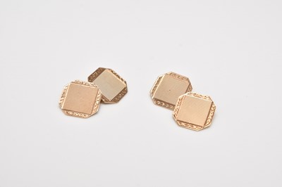 Lot 338 - A pair of 9ct gold cufflinks