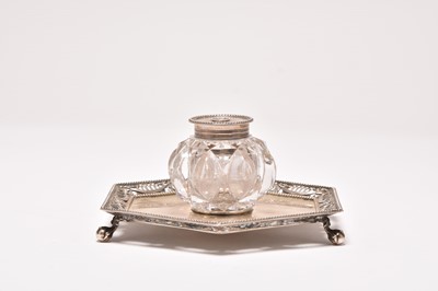 Lot 92 - A Victorian silver ink stand