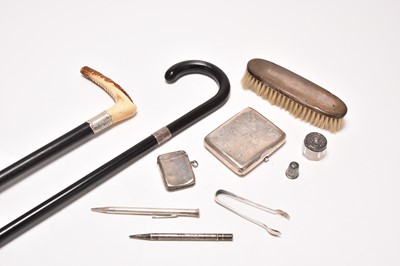 Lot 218 - A small collection of silver