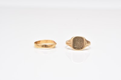 Lot 372 - Two rings