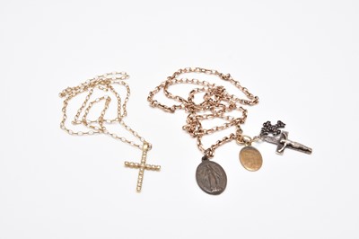 Lot 344 - Two 9ct gold chains