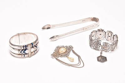 Lot 358 - A small collection of silver and white metal