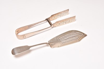 Lot 84 - A pair of Edwardian silver asparagus servers and a silver fish slice
