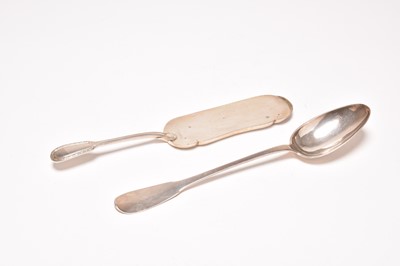 Lot 176 - A basting spoon and a crumb scoop