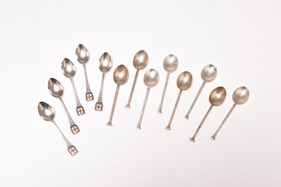 Lot 197 - A collection of silver coffee spoons