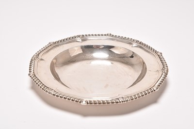 Lot 63 - A George IV silver bowl
