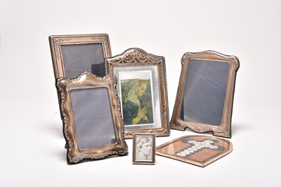Lot 22 - A collection of photograph frames