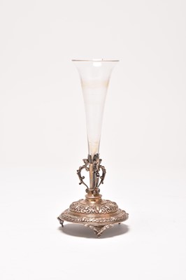 Lot 162 - A Victorian silver vase holder