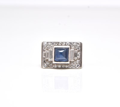Lot 257 - A French Art Deco sapphire and diamond ring