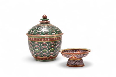 Lot 38 - Two Chinese porcelain bowls for the Thai market, 19th-20th century