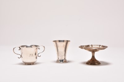 Lot 59 - Two cups and a dish