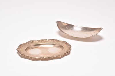 Lot 194 - Three dishes