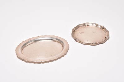 Lot 31 - A small silver tray and a silver waiter