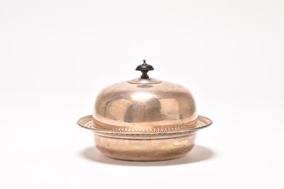 Lot 199 - A silver muffin dish