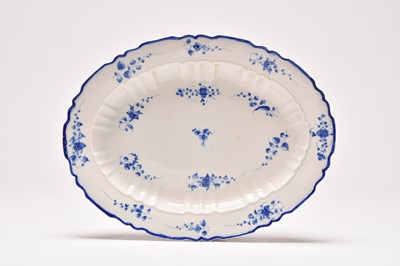 Lot A Caughley 'Bright Sprigs' oval platter, circa 1782-92