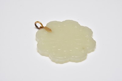 Lot 269 - A nephrite jade pendant