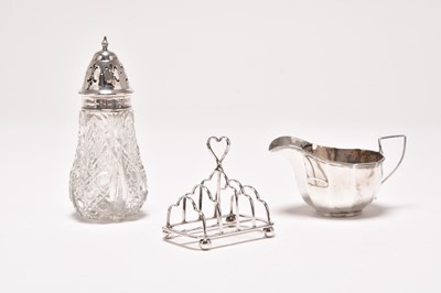 Lot 146 - A small collection of silver