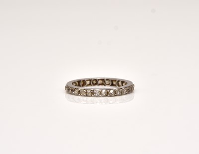 Lot 290 - An old cut diamond eternity ring