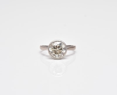 Lot 333 - An 18ct white gold single stone diamond ring