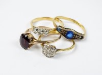 Lot 68 - An early 20th century floral diamond cluster...