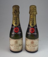 Lot 245 - A mixed lot of bottles and miniatures,...