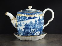 Lot 37 - A Caughley teapot with cover and associated...