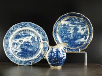 Lot 42 - Three pieces of blue and white...