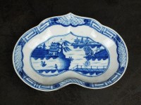 Lot 47 - A Caughley heart shape dessert dish, circa...