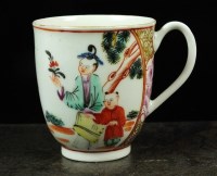 Lot 210 - A Worcester Chinoiserie coffee cup, painted in...