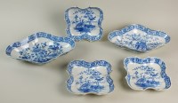 Lot 259 - An English pearlware blue and white part...