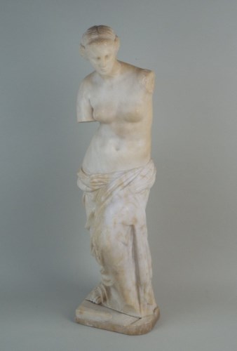 Lot 351 - An Italian carved alabaster figure after the...